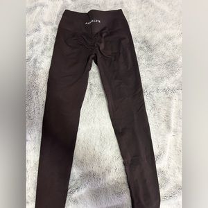 Alphalete Amplify leggings - chocolate size medium